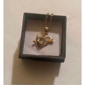 GOLD HEART N ARROW WHITE SAPPHIRE NECKLACE